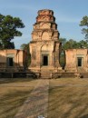 cambodia 027 * der erste Tempel unserer Tour - noch aus Ziegelsteinen (aus dem Jahr 921) * 1536 x 2048 * (1.49MB)